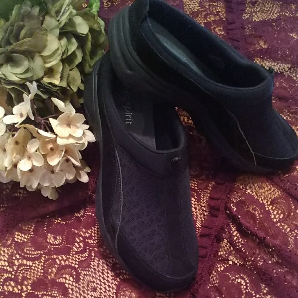 Easy Spirit Slip On